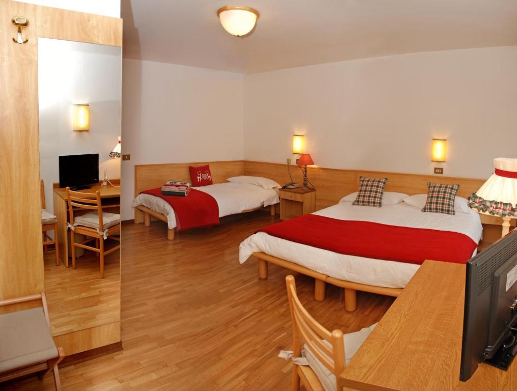 Albergo Centrale Santo Stefano Di Cadore Rum bild